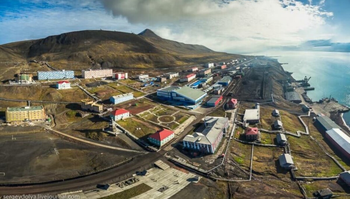 Russian Radio Station in Svalbard Halts Broadcasts Over Missing Norwegian ...