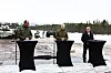 På sine første offisielle Norgesbesøk: Tysklands kansler Friedrich Merz og Canadas statsminister Mike Carney sammen med statsminister Jonas Gahr Støre på Bardufoss fredag.
