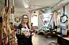 Girjegumpi utgjør både et særegent bibliotek, et materialarkiv, et visningssted for kunst og en sosial møteplass.