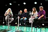 High North News’ redaktør Arne O. Holm leder High Noon-debatten i Harstad med (f.v.) danser og koreograf Navid Rezvani; forfatter og tidligere psykiater Finn Skårderud; Martine Lødding, prosjektleder for True North – og Stig Lægdene, biskop i Nord-Hålogaland.
