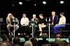 High North News’ redaktør Arne O. Holm leder High Noon-debatten med performancekunstner Kristina Junttila Valkoinen; nestkommanderende i Hæren, Trond Nilsen; seniorforsker ved FIIA, Sanna Salo; Ragnar Bøifot, nyhetsredaktør i Fremover – og Laura Piitulainen, seniorrådgiver ved Finlands ambassade i Oslo.