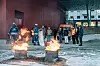 Elevene læres også opp i brannslukking av Sivilforsvaret.