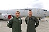 Sjefen for 133 Luftving ved Evenes flystasjon, oberst Lasse Berg (t.h.), og oberstløytnant Thomas Fremo, Senior National Representative ved Lossiemouth flystasjon i Skottland.