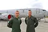 Sjefen for 133 Luftving ved Evenes flystasjon, oberst Lasse Berg (t.h.), og oberstløytnant Thomas Fremo, Senior National Representative ved Lossiemouth flystasjon i Skottland.