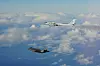Et norsk F-35 jagerfly på QRA-oppdrag skygger et russisk Tu-142 maritimt patruljefly i internasjonalt luftrom over Barentshavet.
