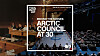 Podkastcover om Arktisk råds 30-årsjubileum, mellom bilder fra møter i konferansesaler.