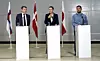 Færøyenes lagmann Aksel V. Johannesen, Danmarks statsminister Mette Frederiksen og formann for Naalakkersuisut Múte B. Egede etter riksmøte og kontaktutvalgsmøte i Ålborg. (Foto: Mads Frost/Danmarks statsministerium)