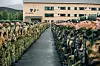 Regjeringen foreslår økte midler til å få flere folk inn i forsvarssektoren. I nord er særlig Finnmarksbrigaden under oppbygging. Brigaden, som ble opprettet i august og skal stå ferdig innen 2032, vil telle fra 3000 til 5000 soldater. Bilde fra seremonien for etableringen ved Porsangmoen leir. (Foto: Helene Sofie Thorkildsen/Forsvaret)