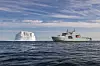 Patruljefartøyet HMCS Harry Dewolf i Davisstredet under operasjon Nanook-Tuugaalik i august 2023. Denne bukta ligger mellom den canadiske Baffinøya og Grønland. (Foto: Brendan Gamache/Canadas forsvar)